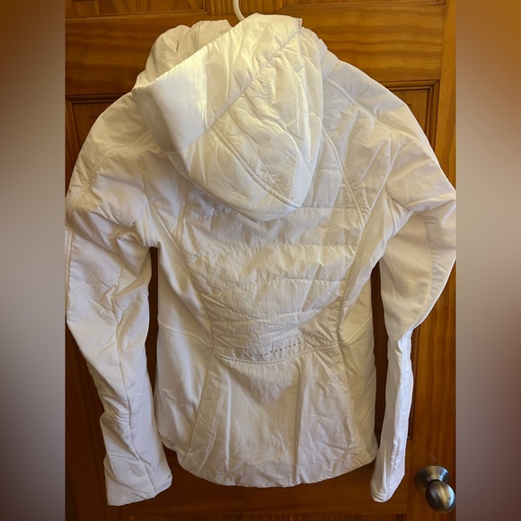 lululemon Another Mile Jacket white 8, 10 NWT $228 Retail - Picture 6 of 6